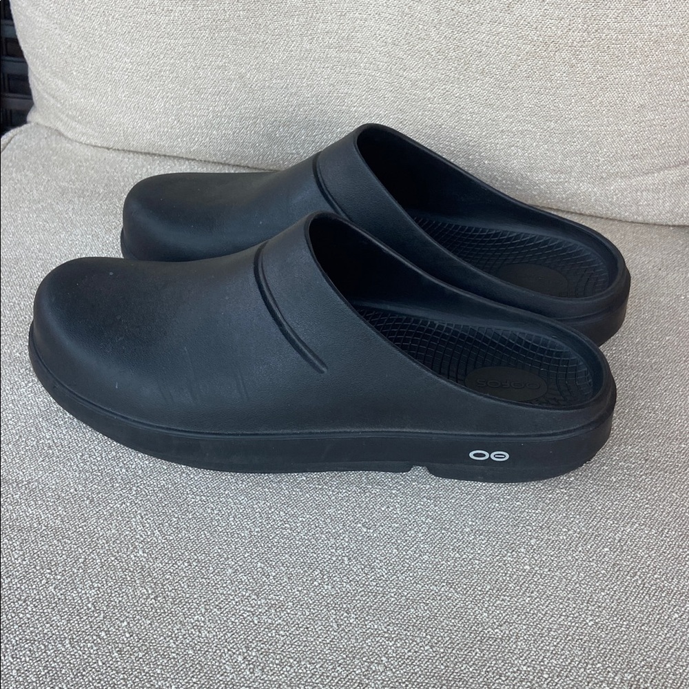 OOFOS‎ Oocloog Slides. Men’s 12 / women’s 14 - Picture 3 of 5